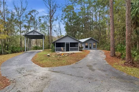 7051 182nd St, Inglis, FL 34449