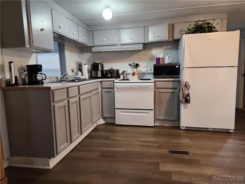 3245 E Wagon Trl, Hernando, FL 34442 photo 13