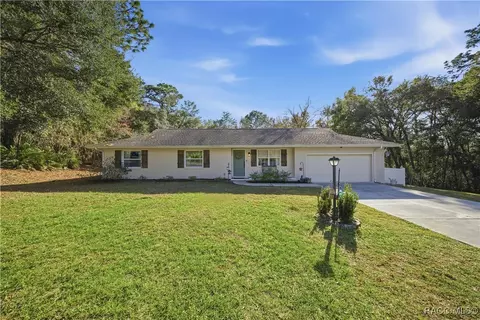 2020 E Newhaven St, Inverness, FL 34453