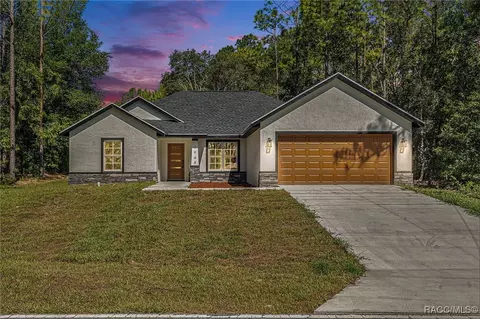 7948 N Santos Dr, Citrus Springs, FL 34434