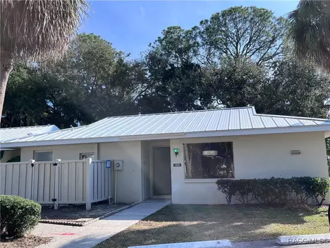 1215 N Egret Pt, Crystal River, FL 34429