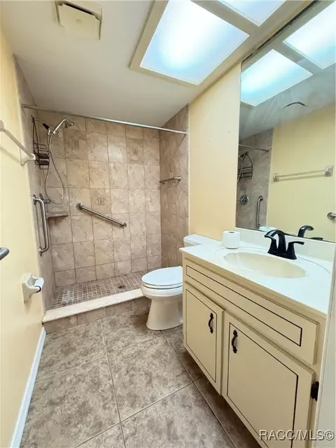 Bath - 2180 N 2152 N Page Ave, Hernando, FL 34442 photo 1 of 6