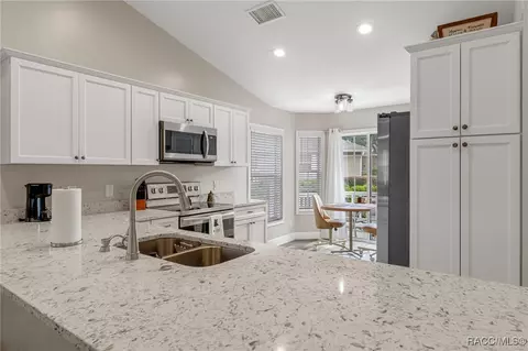 Kitchen - 1529 N Foxboro Loop, Crystal River, FL 34429 photo 1 of 3