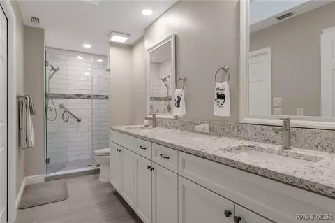Bath - 1529 N Foxboro Loop, Crystal River, FL 34429 photo 1 of 3