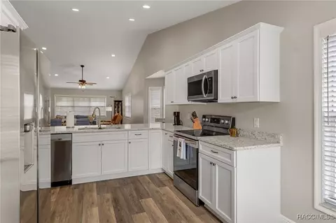 Kitchen - 1529 N Foxboro Loop, Crystal River, FL 34429 photo 3 of 3