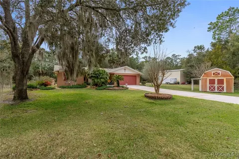 8614 W Varricchio Ln, Crystal River, FL 34428
