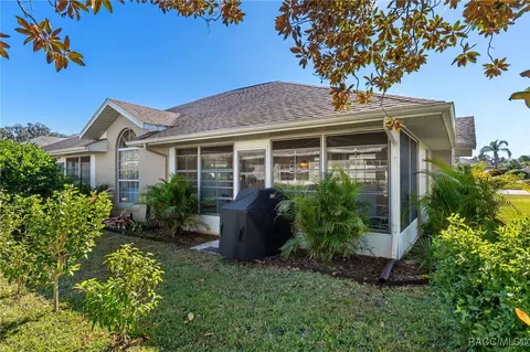 Exterior - 3955 E Arbor Lakes Dr, Hernando, FL 34442 photo 9 of 19