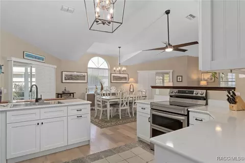Kitchen - 3955 E Arbor Lakes Dr, Hernando, FL 34442 photo 3 of 4