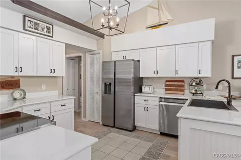 Kitchen - 3955 E Arbor Lakes Dr, Hernando, FL 34442 photo 2 of 4