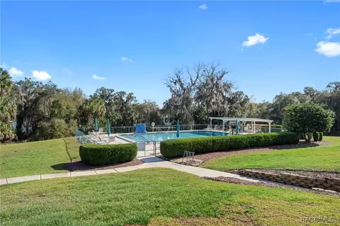 Exterior - 3955 E Arbor Lakes Dr, Hernando, FL 34442 photo 11 of 19