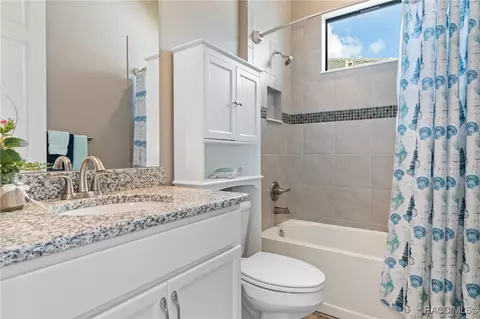 Bath - 263 W Doerr Path, Hernando, FL 34442 photo 4 of 5