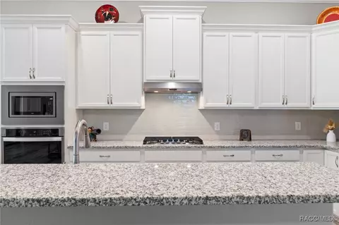 Kitchen - 263 W Doerr Path, Hernando, FL 34442 photo 3 of 4