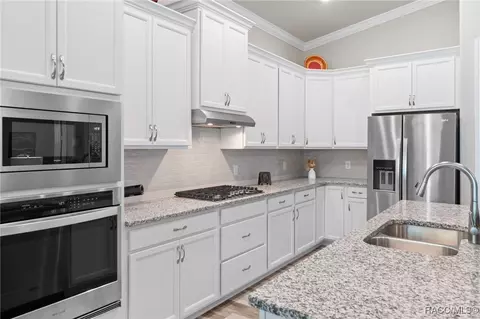 Kitchen - 263 W Doerr Path, Hernando, FL 34442 photo 2 of 4