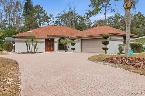 22 Mastic Ct W, Homosassa, FL 34446