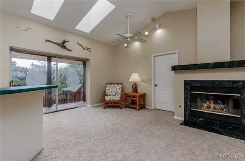 12390 W Standish Dr, Homosassa, FL 34448
