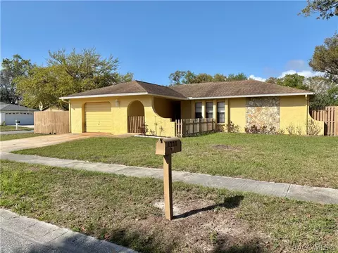 1705 Cosmos Dr, Holiday, FL 34690