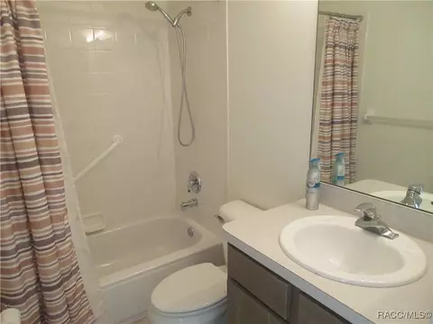 Bath - 6347 W Glynborne Loop, Crystal River, FL 34429 photo 2 of 4