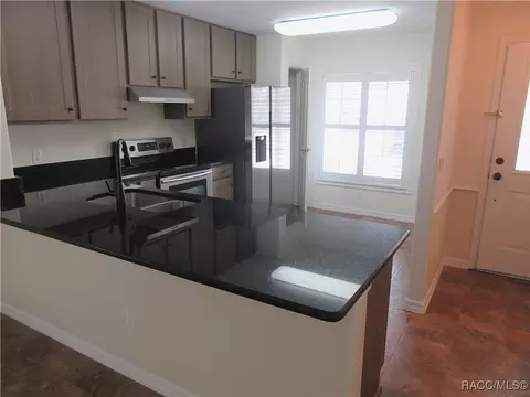 Kitchen - 6347 W Glynborne Loop, Crystal River, FL 34429 photo 5 of 5