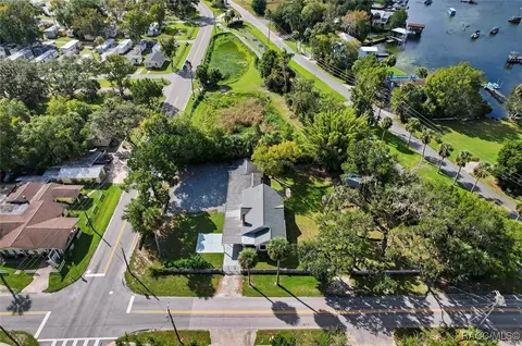 272 NE 3rd St, Crystal River, FL 34428