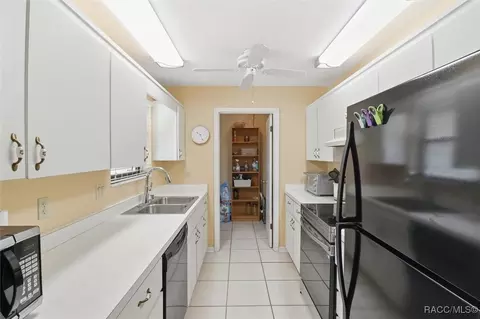 Kitchen - 110 E Glassboro Ct #7A, Hernando, FL 34442 photo 1 of 3