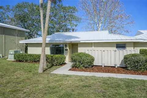 11334 W Bayshore Dr, Crystal River, FL 34429