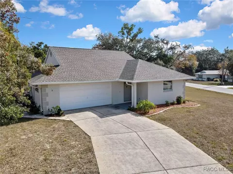 2 Blair Ct, Homosassa, FL 34446