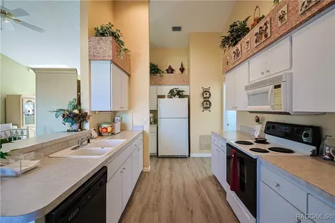 Kitchen - 3719 E Lake Todd Dr, Hernando, FL 34442 photo 5 of 5
