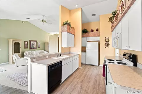 Kitchen - 3719 E Lake Todd Dr, Hernando, FL 34442 photo 2 of 3