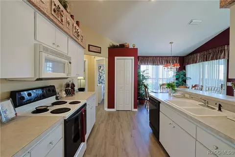 Kitchen - 3719 E Lake Todd Dr, Hernando, FL 34442 photo 2 of 5