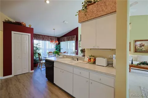 Kitchen - 3719 E Lake Todd Dr, Hernando, FL 34442 photo 3 of 5