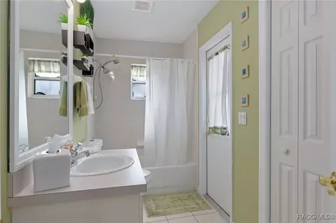 Bath - 3622 E Arbor Lakes Dr, Hernando, FL 34442 photo 3 of 4