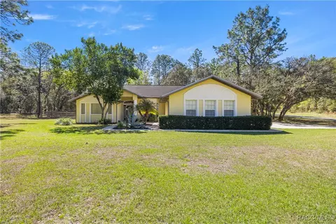 221 N Nashville Ave, Hernando, FL 34442