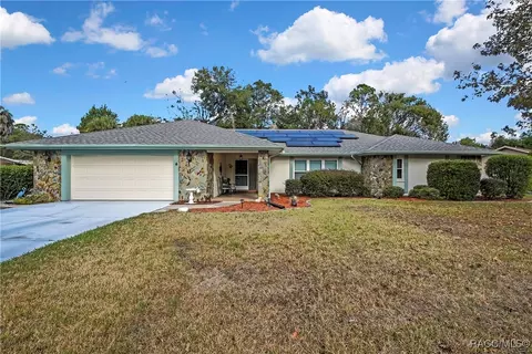 4 E Hemlock Ct, Homosassa, FL 34446