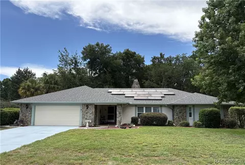 4 E Hemlock Ct, Homosassa, FL 34446