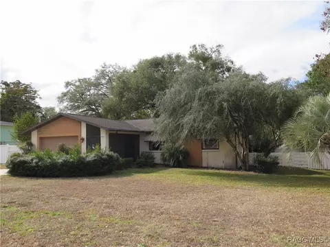 821 Maple Ave, Inverness, FL 34452