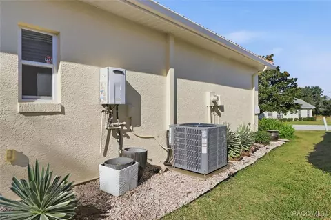 Exterior - 1206 W Skyview Crossing Dr, Hernando, FL 34442 photo 5 of 11