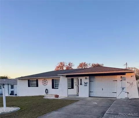 15 Pennsylvania St, Beverly Hills, FL 34465