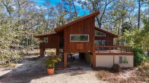 3490 SE 193rd Pl, Yankeetown, FL 34498