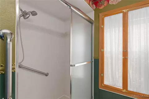 Bath - 3548 E Cove Park Trl, Hernando, FL 34442 photo 4 of 4