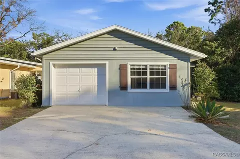 1 Black Cherry Dr, Homosassa, FL 34446