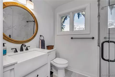 Bath - 13920 W Evers Ct, Crystal River, FL 34429 photo 2 of 5
