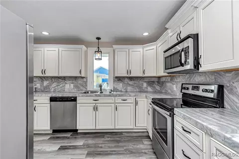 Kitchen - 13920 W Evers Ct, Crystal River, FL 34429 photo 1 of 5