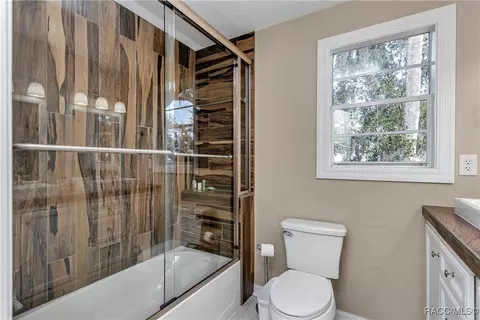 Bath - 13920 W Evers Ct, Crystal River, FL 34429 photo 4 of 5