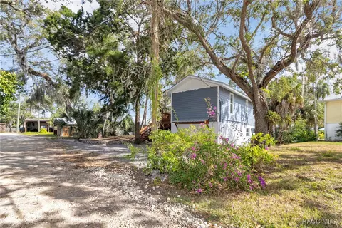 Exterior - 13920 W Evers Ct, Crystal River, FL 34429 photo 2 of 11