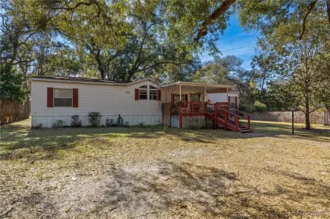 8566 E Beacon Ct, Floral City, FL 34436