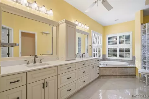 Bath - 1861 N Eagle Chase Dr, Hernando, FL 34442 photo 2 of 4