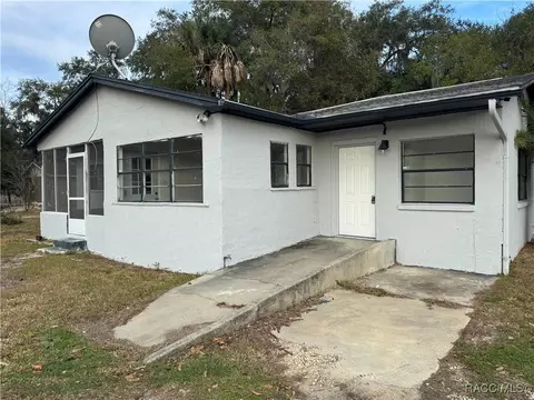 557 NE 8th Ave, Crystal River, FL 34428