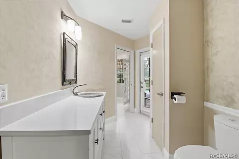 Bath - 226 E Hartford St, Hernando, FL 34442 photo 4 of 5