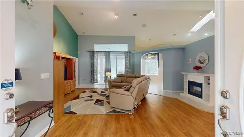 Entry Way - 4396 N Forest Lake Dr, Hernando, FL 34442 photo 2 of 4
