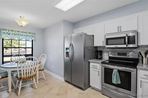 Kitchen - 802 E Hillsborough Ct, Hernando, FL 34442 photo 3 of 6